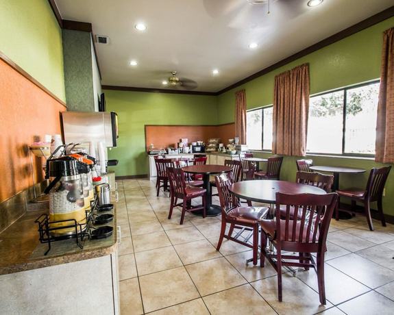 Imagen del bar/restaurante del Hotel Quality Inn Near Blue Spring. Foto 4