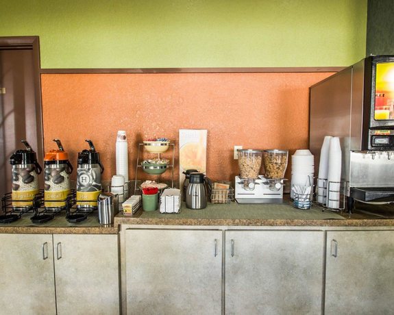 Imagen del bar/restaurante del Hotel Quality Inn Near Blue Spring. Foto 5