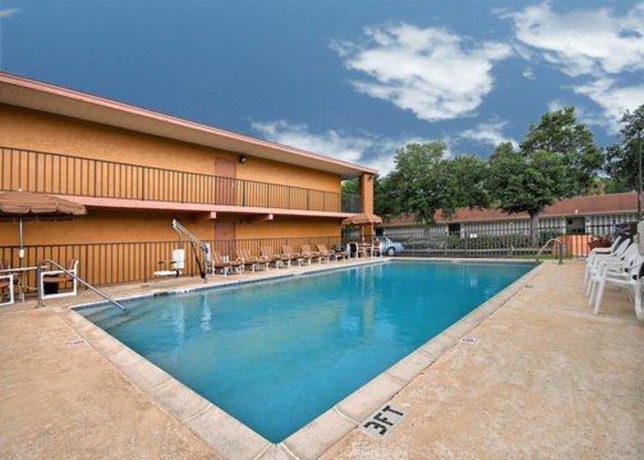 Imagen de la piscina del Hotel Quality Inn Near Blue Spring. Foto 19
