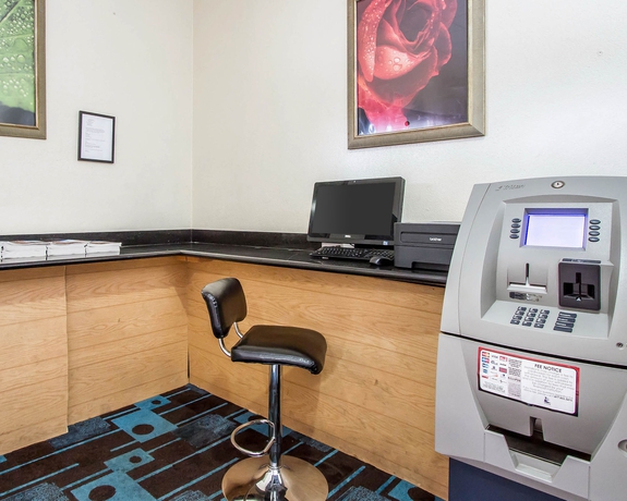 Imagen de los interiores del Hotel Quality Inn Near Downtown Tucson. Foto 14