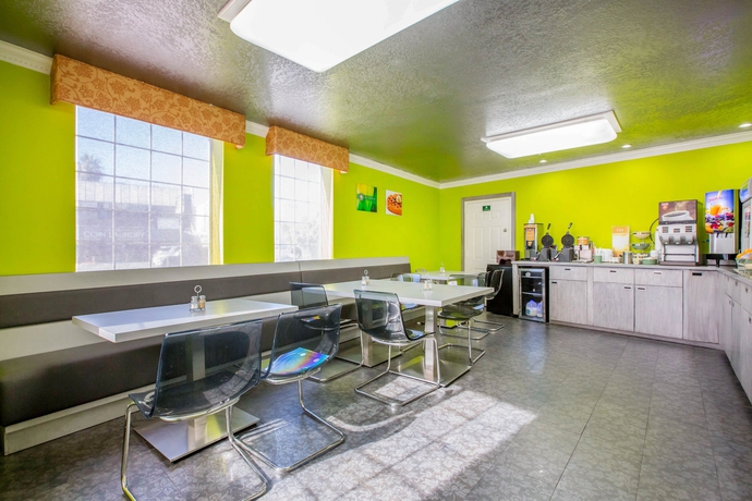 Imagen del bar/restaurante del Hotel Quality Inn Near Hollywood Walk Of Fame. Foto 5