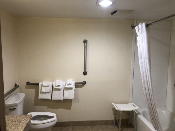 Imagen de la habitación del Hotel Quality Inn Near Joint Base Andrews - Washington Area. Foto 13