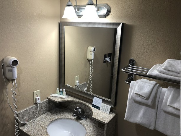 Imagen de la habitación del Hotel Quality Inn Near Joint Base Andrews - Washington Area. Foto 14