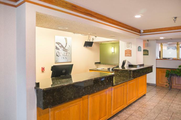 Imagen de los interiores del Hotel Quality Inn Near Monument Health Rapid City Hospital. Foto 19