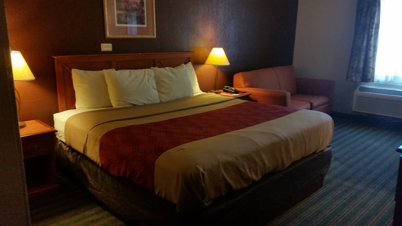 Imagen de la habitación del Hotel Quality Inn Near Pimlico Racetrack. Foto 11