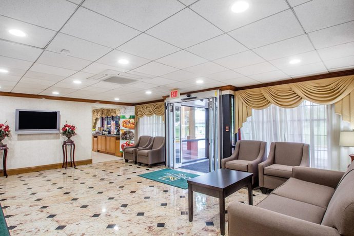 Imagen de los interiores del Hotel Quality Inn Near Princeton. Foto 16