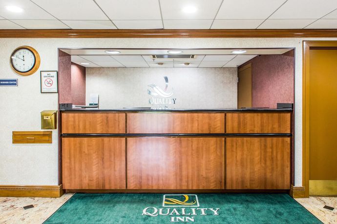 Imagen de los interiores del Hotel Quality Inn Near Princeton. Foto 17