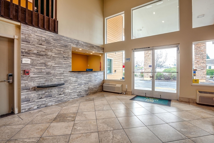 Imagen de los interiores del Hotel Quality Inn Near Six Flags Discovery Kingdom - Napa Valley. Foto 19