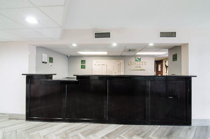 Imagen de los interiores del Hotel Quality Inn Near University Of Mobile. Foto 17