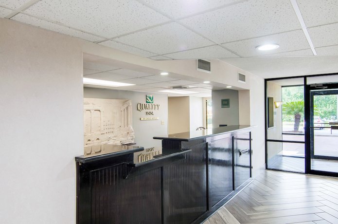 Imagen de los interiores del Hotel Quality Inn Near University Of Mobile. Foto 18