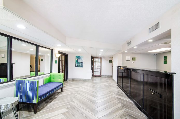 Imagen de los interiores del Hotel Quality Inn Near University Of Mobile. Foto 19