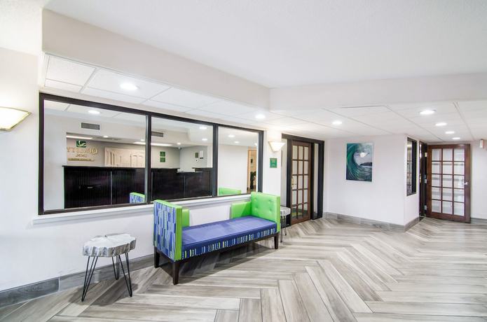 Imagen de los interiores del Hotel Quality Inn Near University Of Mobile. Foto 20