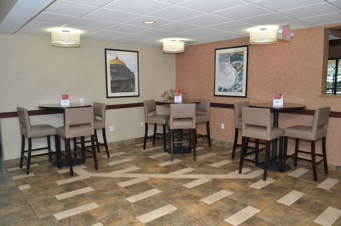 Imagen de los interiores del Hotel Quality Inn Near Walden Galleria Mall. Foto 20