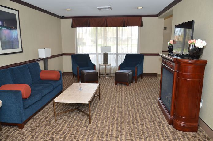 Imagen del bar/restaurante del Hotel Quality Inn Near Walden Galleria Mall. Foto 3