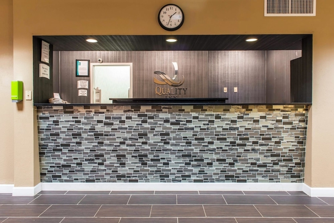 Imagen de los interiores del Hotel Quality Inn, New Kensington . Foto 11