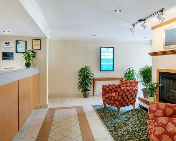 Imagen de los interiores del Hotel Quality Inn, Newark. Foto 13