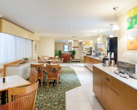 Imagen del bar/restaurante del Hotel Quality Inn, Newark. Foto 3