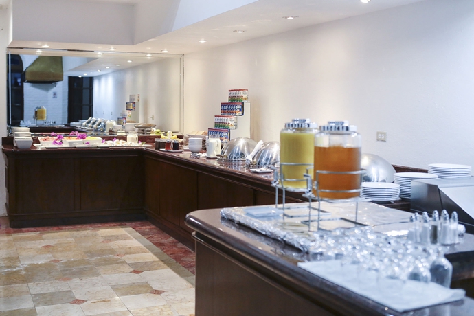 Imagen del bar/restaurante del Hotel Quality Inn Nuevo Laredo. Foto 4