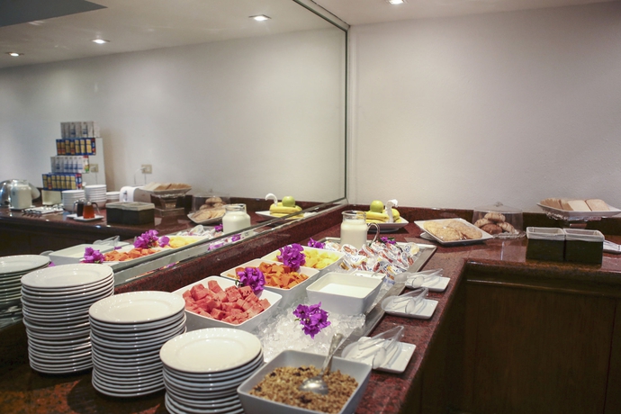 Imagen del bar/restaurante del Hotel Quality Inn Nuevo Laredo. Foto 5