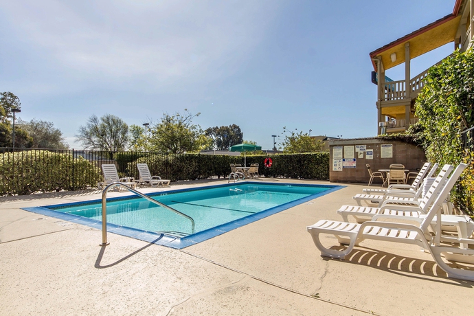 Imagen de la piscina del Hotel Quality Inn Oakland Airport. Foto 15
