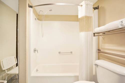 Imagen de la habitación del Hotel Quality Inn, Oklahoma City. Foto 8