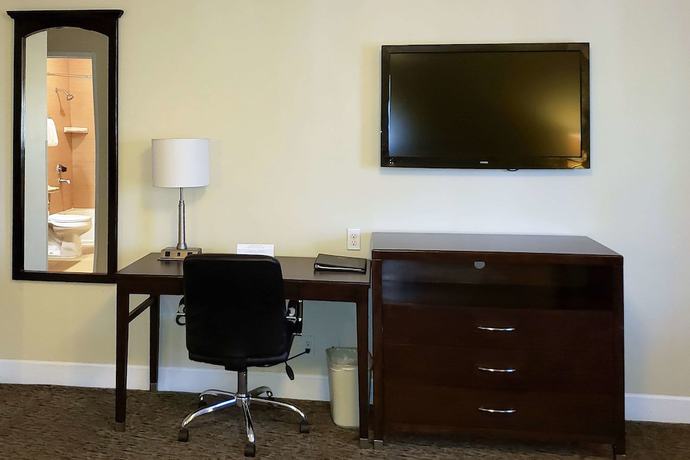 Imagen de la habitación del Hotel Quality Inn Ontario Airport Convention Center. Foto 2