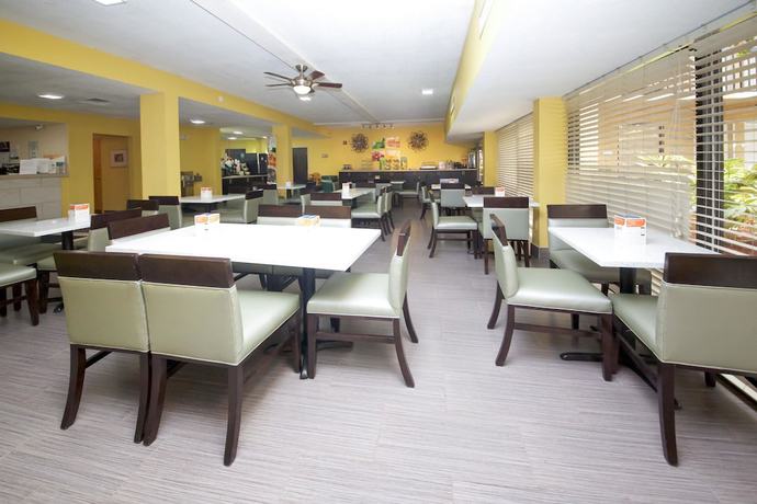 Imagen del bar/restaurante del Hotel Quality Inn Orange Park Jacksonville. Foto 3