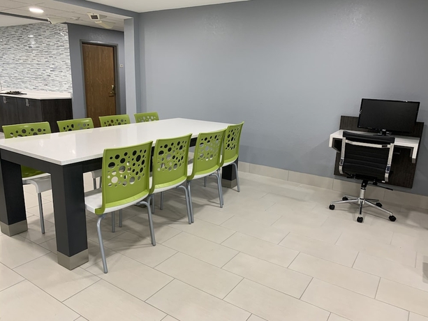 Imagen de los interiores del Hotel Quality Inn Owatonna Near Medical Center. Foto 16