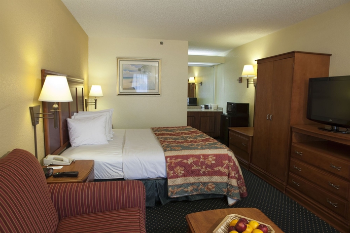 Imagen de la habitación del Hotel Quality Inn Palm Beach International Airport. Foto 5