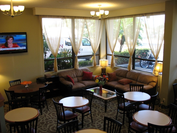 Imagen de los interiores del Hotel Quality Inn Palm Beach International Airport. Foto 6