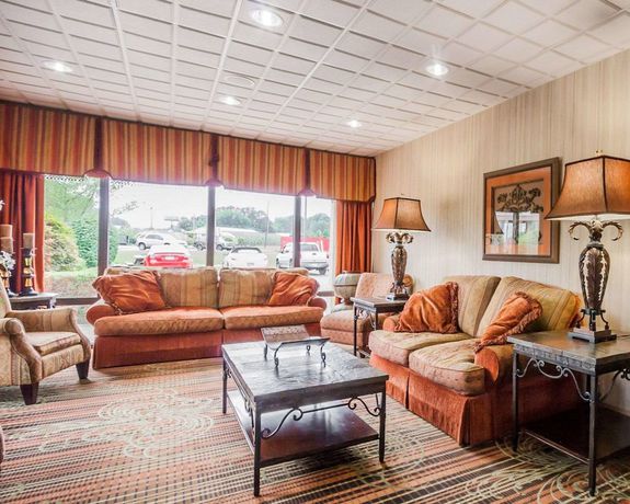 Imagen de los interiores del Hotel Quality Inn, Paris. Foto 16