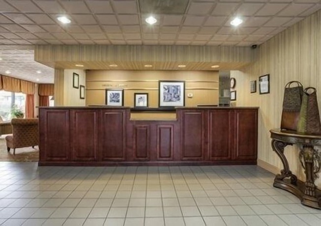 Imagen de los interiores del Hotel Quality Inn, Paris. Foto 19