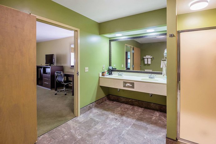 Imagen de la habitación del Hotel Quality Inn, Paris. Foto 13