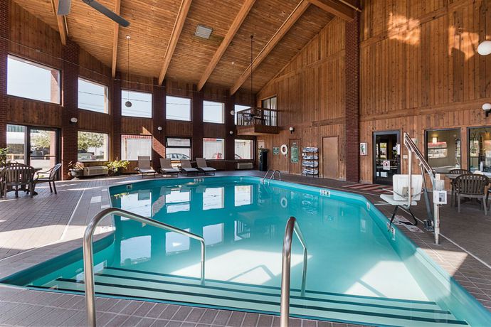 Imagen de la piscina del Hotel Quality Inn Parkersburg North. Foto 11