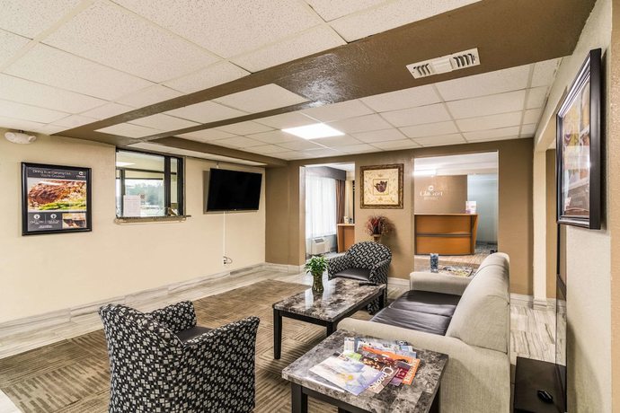 Imagen de los interiores del Hotel Quality Inn Pensacola, Pensacola . Foto 15