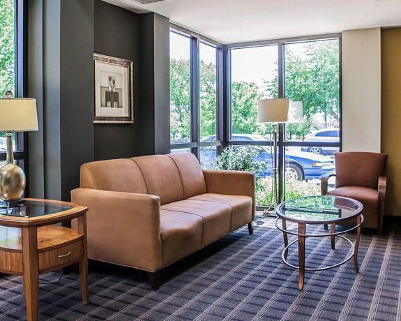 Imagen de los interiores del Hotel Quality Inn Peoria. Foto 10