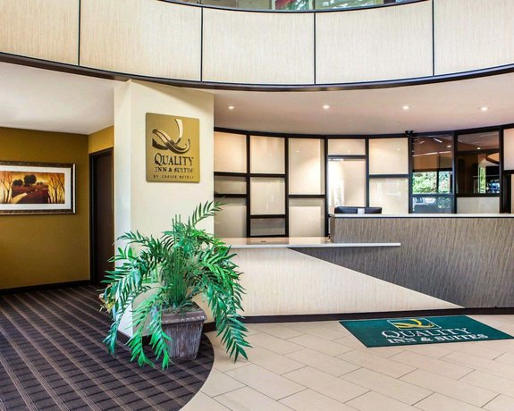 Imagen de los interiores del Hotel Quality Inn Peoria. Foto 11