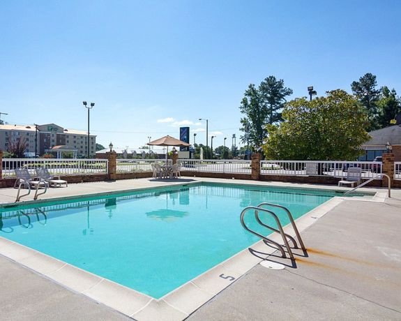 Imagen de la piscina del Hotel Quality Inn Petersburg Near Fort Gregg-adams. Foto 19
