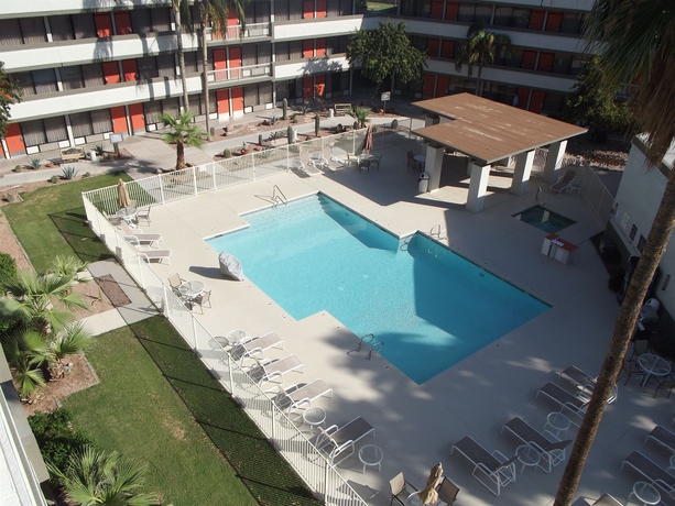 Imagen de la piscina del Hotel Quality Inn Phoenix Airport. Foto 12
