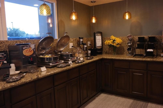 Imagen del bar/restaurante del Hotel Quality Inn Phoenix North I-17. Foto 2