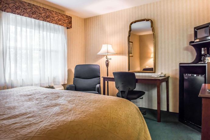 Imagen de la habitación del Hotel Quality Inn Pittsburgh Airport. Foto 5