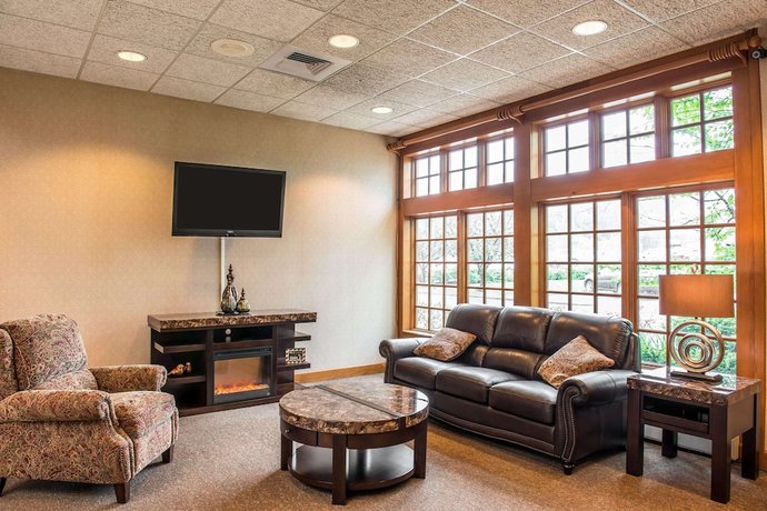 Imagen de los interiores del Hotel Quality Inn Pittsburgh Airport. Foto 18