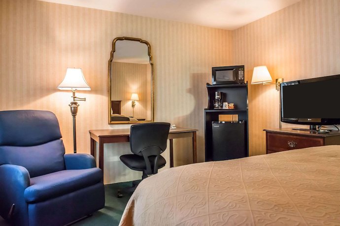 Imagen de la habitación del Hotel Quality Inn Pittsburgh Airport. Foto 13