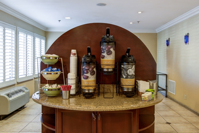 Imagen del bar/restaurante del Hotel Quality Inn Placentia Anaheim Fullerton. Foto 4