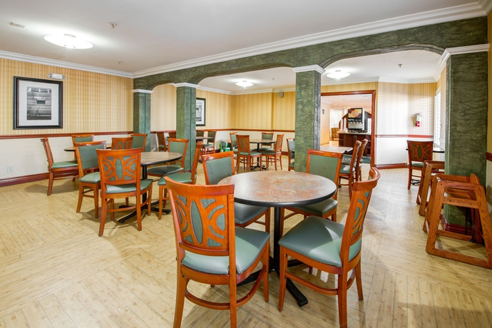 Imagen del bar/restaurante del Hotel Quality Inn Placentia Anaheim Fullerton. Foto 6