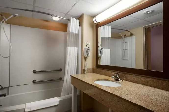 Imagen de la habitación del Hotel Quality Inn Radford-West Blacksburg I-81. Foto 13