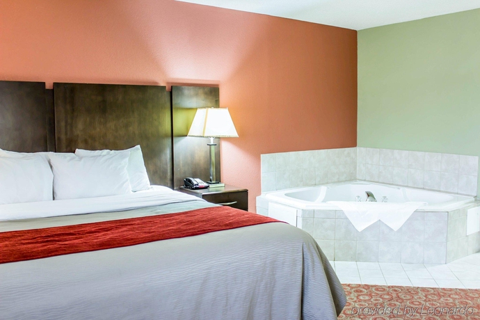 Imagen general del Hotel Quality Inn Raleigh Downtown. Foto 9