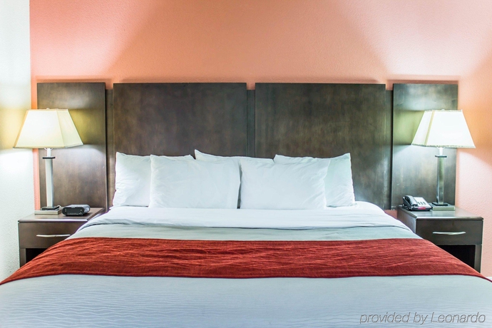 Imagen general del Hotel Quality Inn Raleigh Downtown. Foto 11