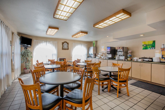 Imagen del bar/restaurante del Hotel Quality Inn Redding Near I-5. Foto 2