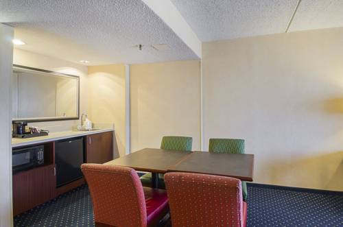 Imagen de la habitación del Hotel Quality Inn Revere. Foto 6